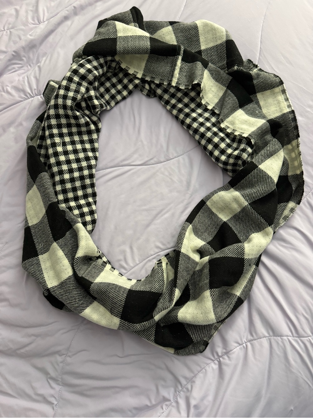 GAP Black and White Buffalo Plaid Infinity Circle Scarf